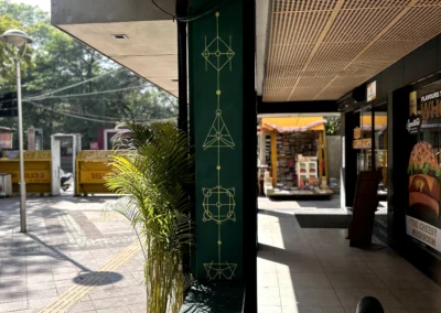 mural-agave-room-delhi-exterior-pillar