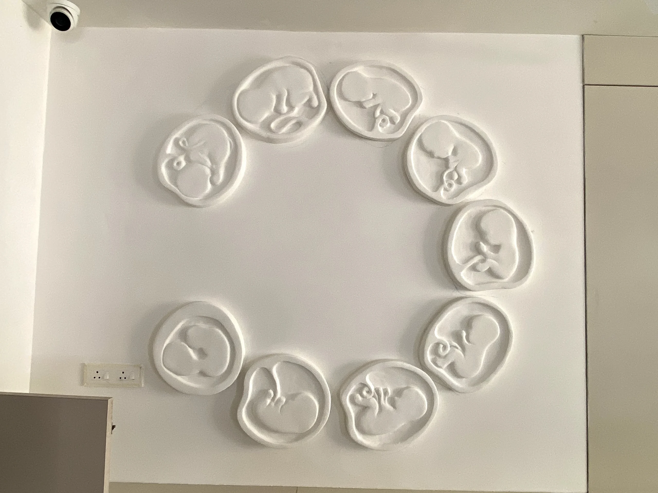 mural-enem-hospital-surat-before mural-enem-hospital-surat-before